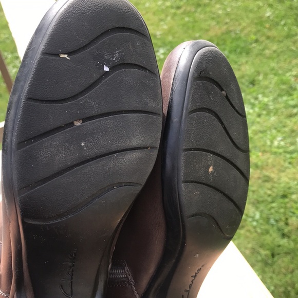 Clarks booties size 8 like new !! Save $$ - Picture 5 of 6